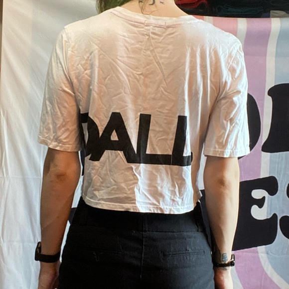 Kendall & Kylie Cropped Shirt - Picture 6 of 7